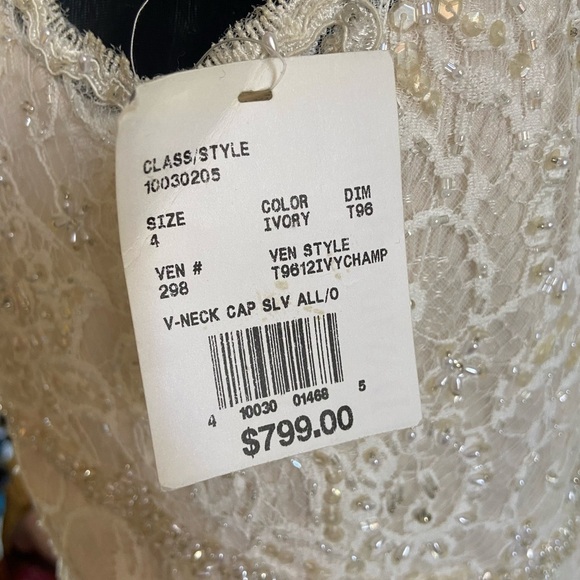 David Bridals Beautiful Lace Beaded Ivory Wedding Dress With Train Sz 4 - Picture 11 of 16
